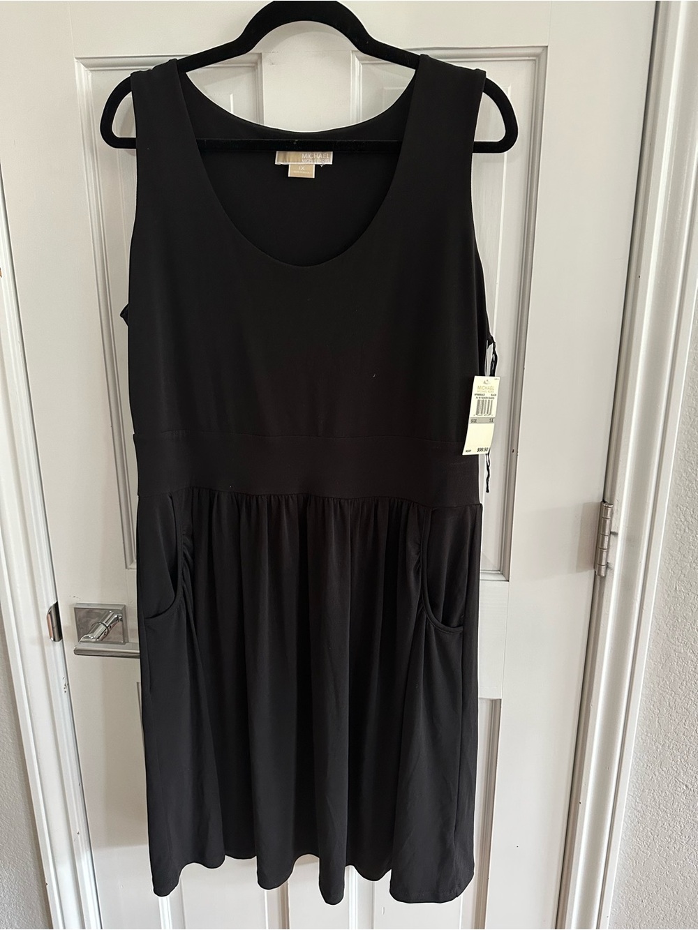Wonderful Black Sleeveless Jumper with Gathered Pockets